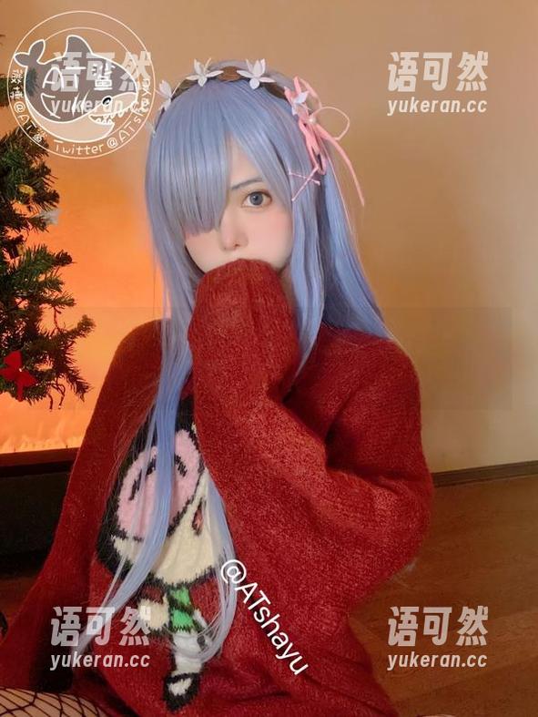 发掘AT鲨蓝色上衣写真魅力，网盘专享下载带你走进她的世界