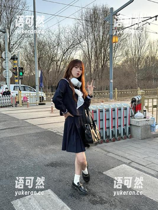 Feilin嗲囡囡 - 原图精选：牛仔裤里的Celina青妍，时尚与青春的完美结合