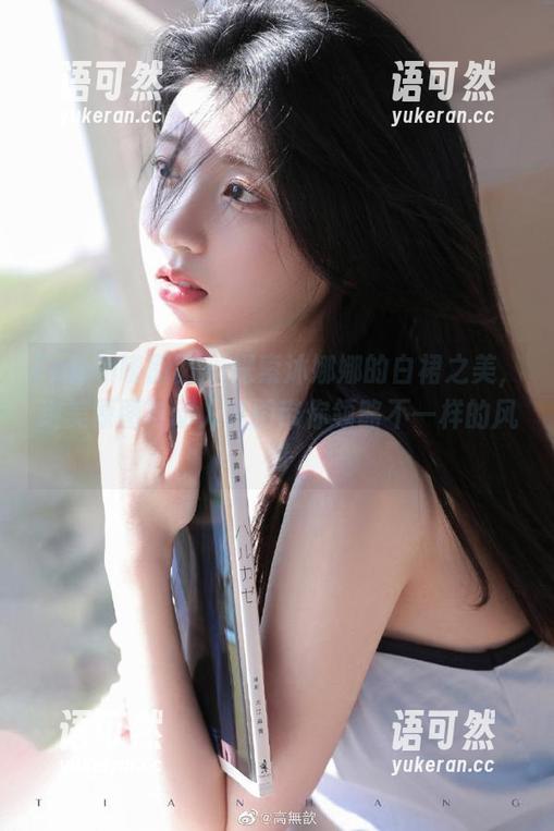 Feilin嗲囡囡 - 探索沐娜娜的白裙之美，绝美原图与动人套图带你领略不一样的风情