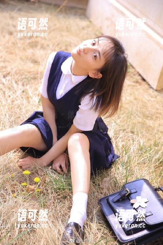 GIRLT果团网 - 体验周于希学姐的全套写真，让她的每一个微笑都温暖你的心灵！