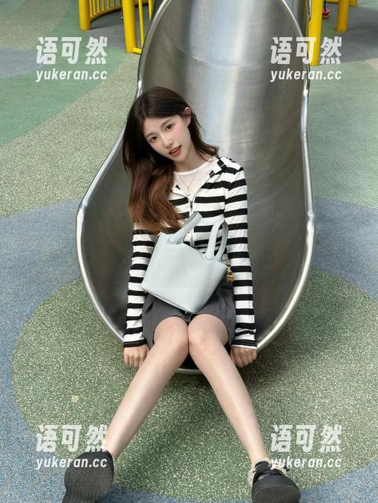GIRLT果团网 - 陈迪娅长腿私拍美图，轻松捕捉无限的时尚与优雅！