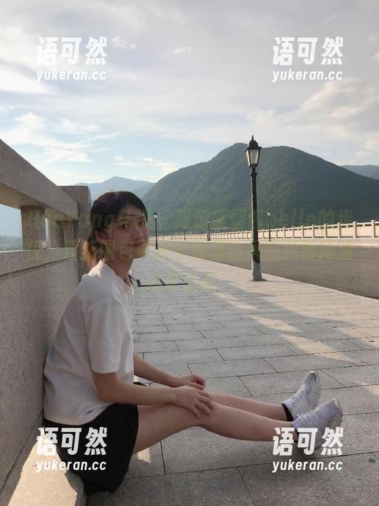HuaYang花漾 - 跟随媛媛酱belle的步伐，最新图包更新中裤里丝风格尽情释放心灵之美！