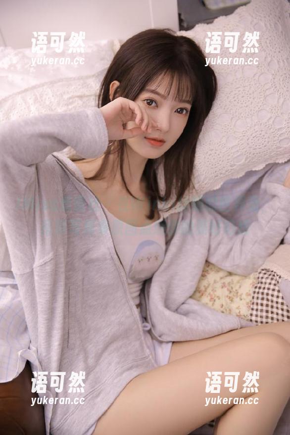 IMiss爱蜜社 - 在Winki丝姬的世界里，吊带写真集原图点燃你的美好幻想