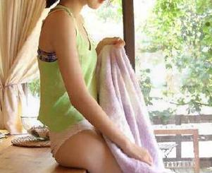 IMiss爱蜜社 – 当“梦心月”遇上她的女友，带来超赞美图和图包，笑声与颜值齐飞！