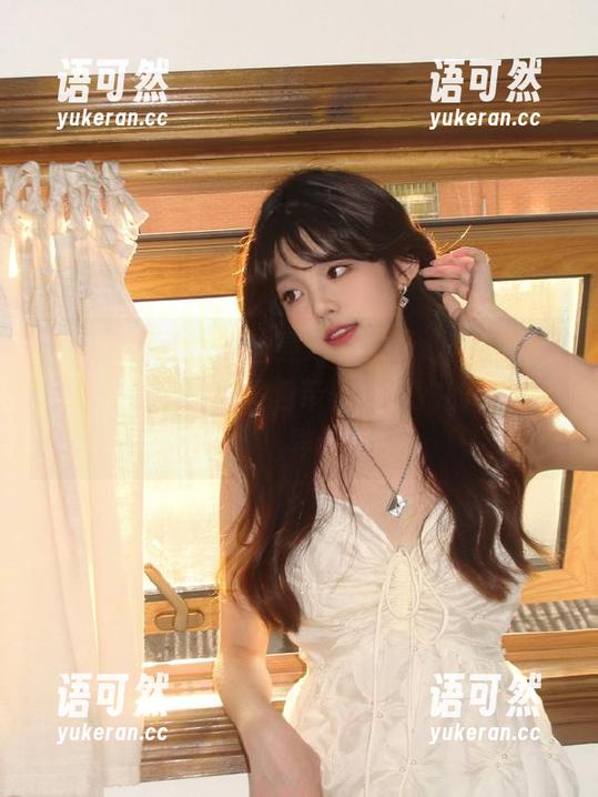 IMiss爱蜜社 - 油亮之美，梦心月的原创写真，让原图与图包带你走进她的视觉世界