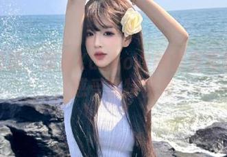 高清图册：跟随KuukoW的浴室写真之旅，感受独特视角