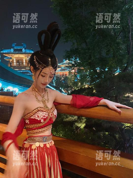 LD零度摄影 - 小卡吊带写真全集：纯真岁月里的时尚与温柔