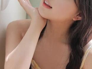 MFStar模范学院 – 观看77qiqi的粉色写真之旅，感受图片中散发的青春活力与甜美！