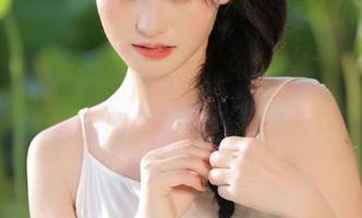 MiStar魅妍社 – 雪千寻的校服魅力：一组高清图册展现青春的无尽可能