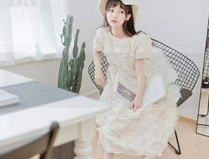 MiiTao蜜桃社 – 陆萱萱Cecilia办公室写真：职场女性的优雅与个性作品集