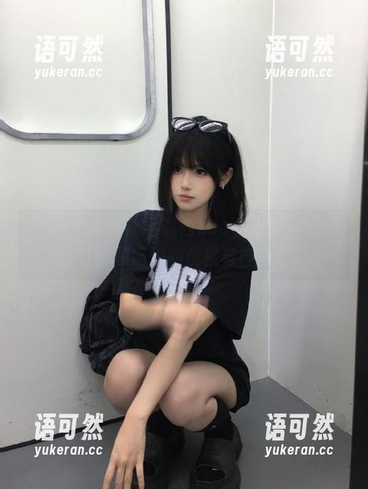 MiiTao蜜桃社 - 露西Lucy美腿写真合集：让你领略她的优雅与自信之美