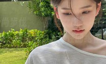 追寻时尚步伐，“慕丝女郎”牛仔短裙美图合集，展现活力与个性的绝佳之选！