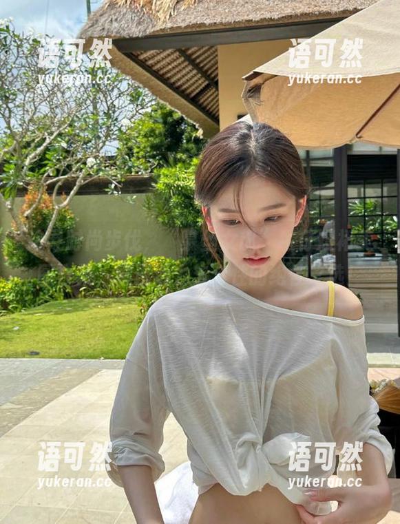 追寻时尚步伐，“慕丝女郎”牛仔短裙美图合集，展现活力与个性的绝佳之选！
