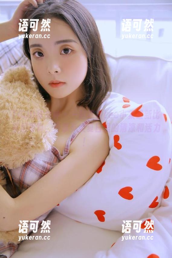 TGOD推女神 - 一起欣赏Lee小棠最新比基尼写真，分享炎炎夏日里的清凉和活力！