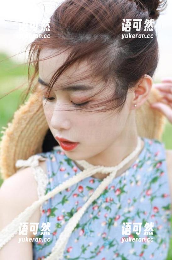 TouTiao头条女神 - 俞公主私拍丝袜作品，图片背后暗藏的设计哲学你真的懂吗？