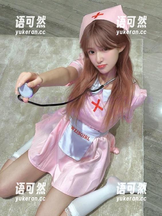 TouTiao头条女神 - 下载美纳子毛衣图集，享受她秋冬季节的时尚魅力