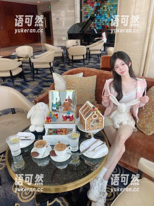 UGirls尤果网 - 探索妮小妖的长腿美图，照片里的每一个角度都让人惊叹！