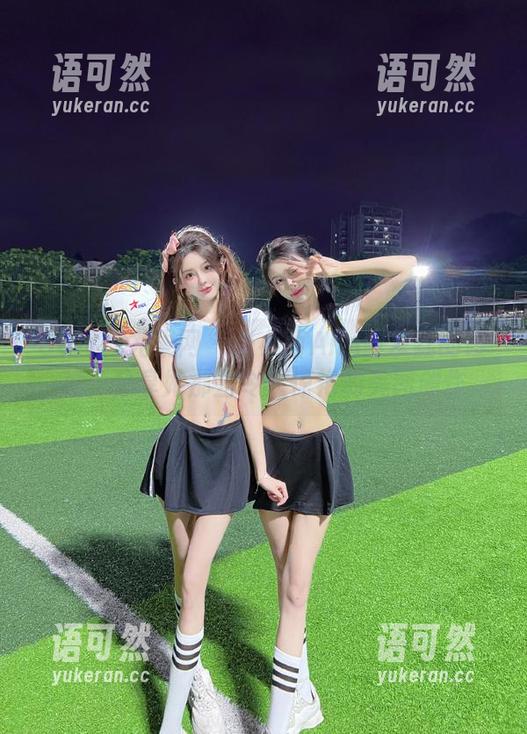 UGirls尤果网-张小西Ann UGirls尤果网 - 张小西Ann与灰丝的碰撞:分享她那些令人惊艳的美图创作