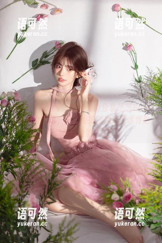 UGirls尤果网-芝芝Booty UGirls尤果网 - 独家免费分享芝芝Booty的修女图集,见证她如何通过艺术传达信仰与自由的交汇!