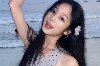 UGirls尤果网 – 体验若彤BOOMBOOM制服系列的优雅与美丽，图片合集不容错过
