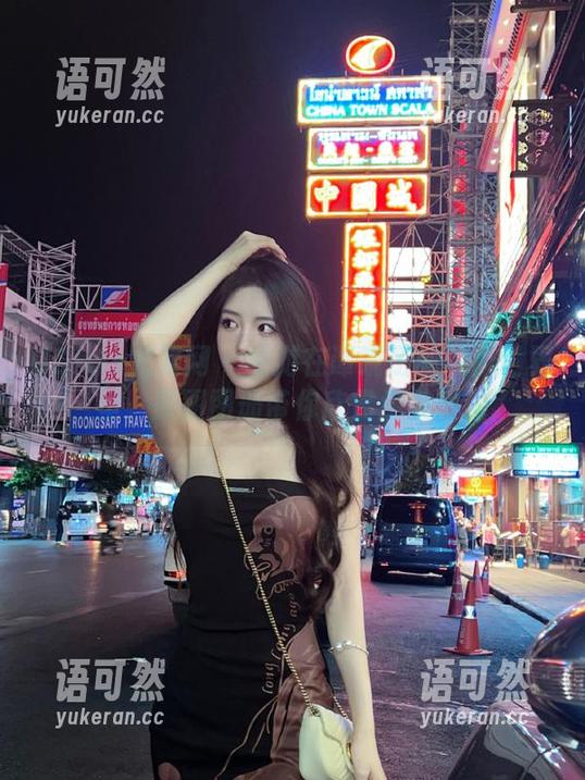 UGirls尤果网 - 畅游在谭晓彤的礼服世界里，原图图册带你欣赏绝美瞬间