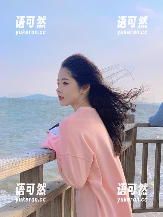 UGirls尤果网 - 发现颜美汐的居家魅力：私拍图片中流露的真实自我