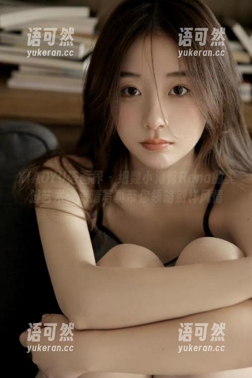 XIAOYU语画界 - 细数小海臀Rena的美脚艺术：高清写真带你领略别样风情