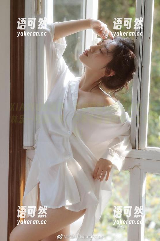 XIAOYU语画界 - 不容错过的高清图包：林乐一校园写真，记录下青春的每一寸光影！