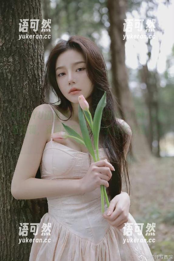 XIAOYU语画界 - 私拍绯月樱-Cherry浴室特辑，资源丰富，每一张都散发迷人气息