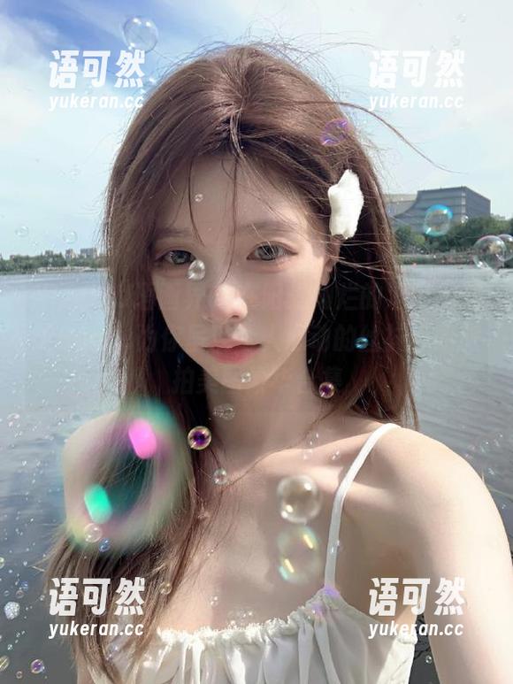 XIAOYU语画界 - 在阳光灿烂的海南，芝芝Booty为你呈现令人心动的丝袜心愿旅拍美图豪华合集