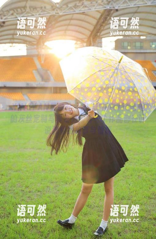 XINGYAN星颜社 - 果儿Victoria与她的灰丝定制写真系列：每一个作品都在诉说独特的故事与情感