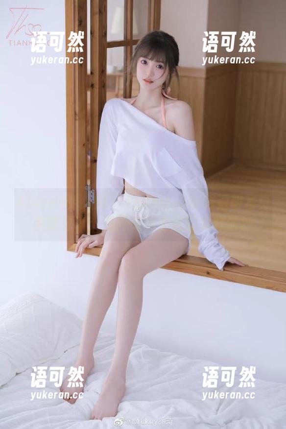 Xiuren秀人网 - Jennifer小若透明写真原图分享：揭开细腻生活的别样面纱