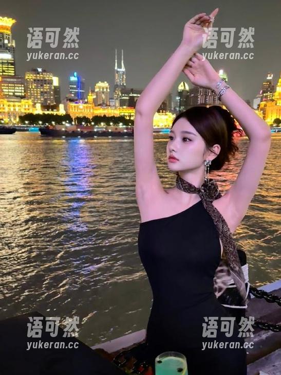 Xiuren秀人网 - 私房潮流：KOKO可可独家网袜写真合集的魅力展现