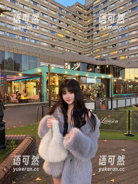 Xiuren秀人网 - “MODEL伊若”连衣裙影像展：震撼原图与灵动套图尽在其中