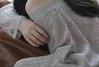 Xiuren秀人网 – Yomi悠蜜白丝优雅印记：经典写真套图合集，感受无限魅力