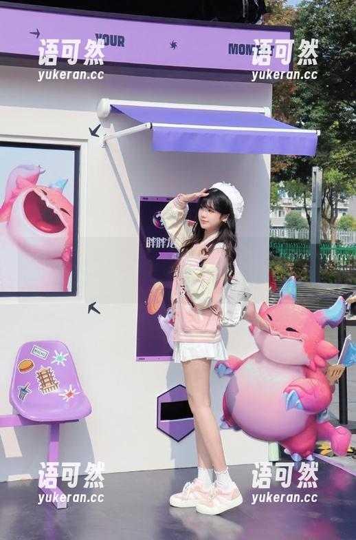 Xiuren秀人网 - 深邃黑色：乔安娜的写真图片展现个性与艺术的完美结合