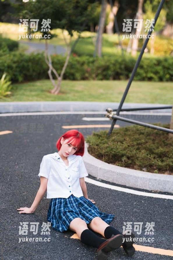 Xiuren秀人网 - 超震撼！伊小七MoMo‘裤里丝’写真集原图大放送，看完让人心动