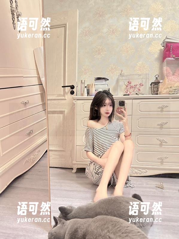 Xiuren秀人网 - 会飞的小虎牙居家写真合集：每一张壁纸都是生活的美好瞬间