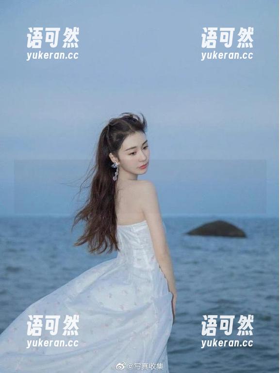 Xiuren秀人网-冷月yuer Xiuren秀人网 - 冷月yuer白裙最新图片集:在光影中发现她的独特魅力