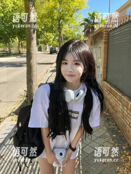 Xiuren秀人网 - 引领潮流的双笙Alina无圣光作品，套装展现出摄影艺术的无尽可能