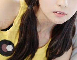 Xiuren秀人网 – 周慕汐baby的礼服写真赏析：原图与壁纸为你呈现时尚美感