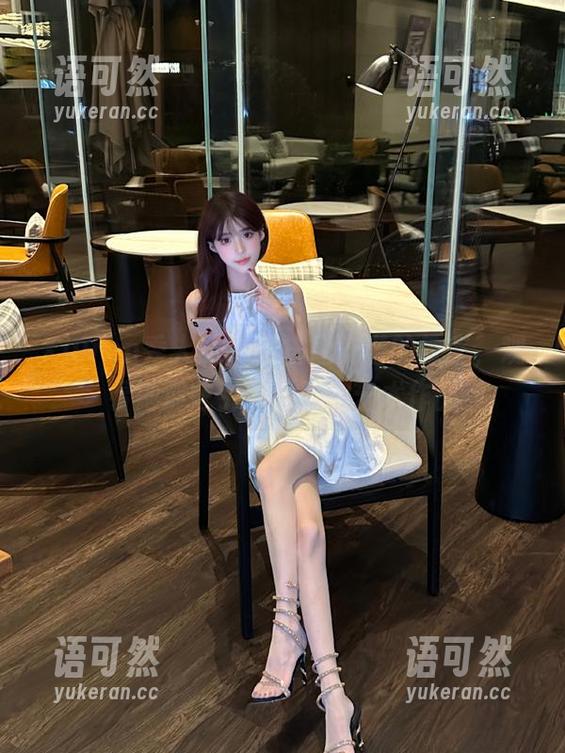 Xiuren秀人网-唐安诺 Xiuren秀人网 - 走进唐安诺的教室,观看她那些引人入胜的艺术作品