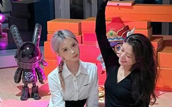 Xiuren秀人网 – 在阳光下，大美妞儿短裙图集写真展现青春活力