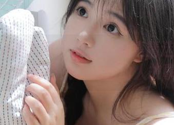 Xiuren秀人网 – 黑白作品集精选：孟狐狸FoxYini用镜头讲述的动人故事与情感