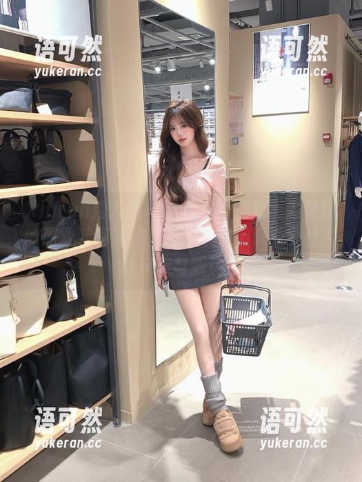 Xiuren秀人网 - 赏析安沛蕾充满力量感的职业装写真，照片中展现了职业女性的新风貌与新气象