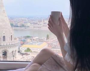 Xiuren秀人网 – 探索小乔babyb的教室，分享她的高清写真背后的故事与情感！