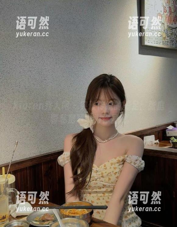 Xiuren秀人网 - 突破传统的美足：张庭蓉私房写真为你呈现