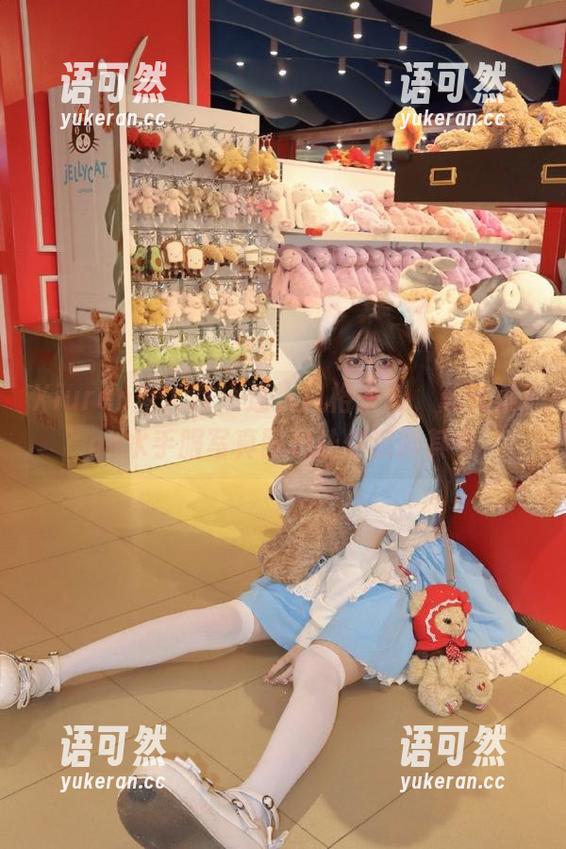 Xiuren秀人网 - 迷人风格来袭，戴允祺zoe水手服写真图包让你沉醉其中