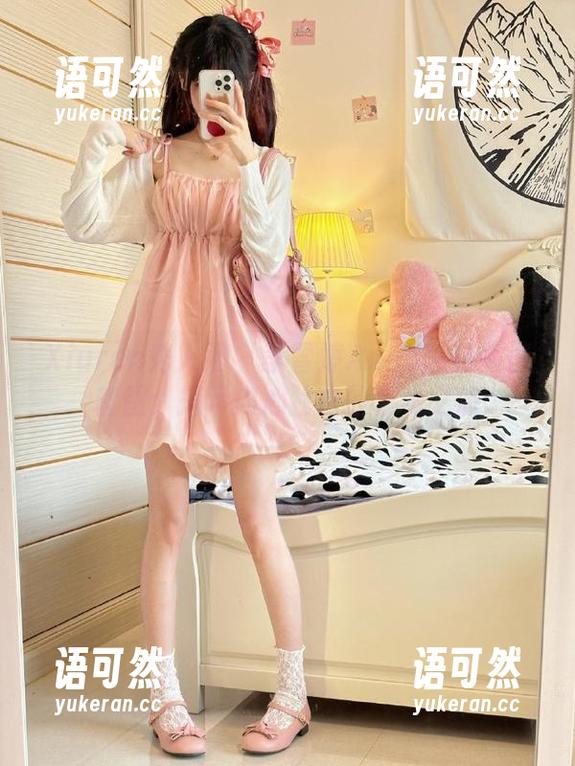 Xiuren秀人网 - 李雪婷Anna黑白高清套图：揭示内心独白的艺术之旅