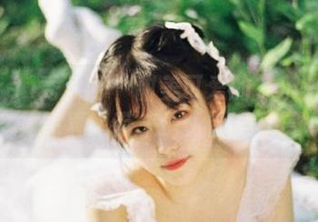 Xiuren秀人网 – 甜美可爱的林乐一双马尾写真，带来诱人图片欣赏
